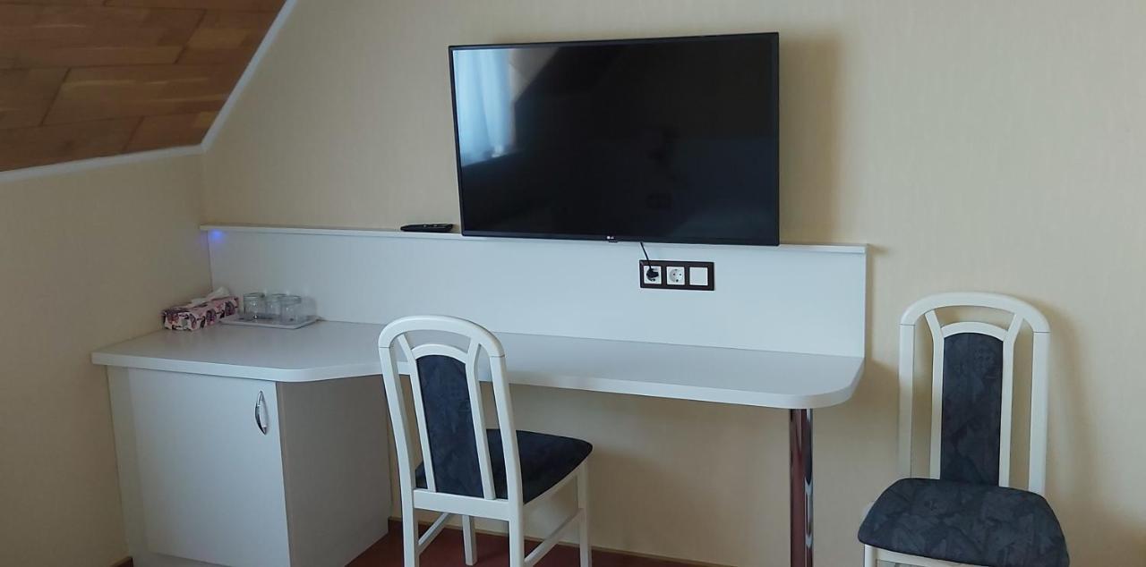 Holp Panzio Hotel Balatonföldvár Eksteriør billede