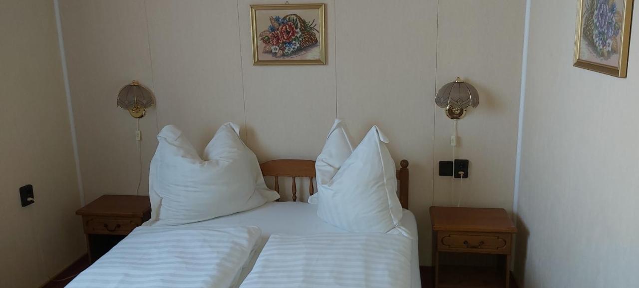 Holp Panzio Hotel Balatonföldvár Eksteriør billede
