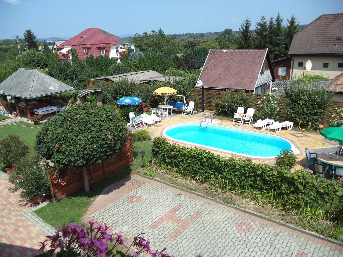 Holp Panzio Hotel Balatonföldvár Eksteriør billede