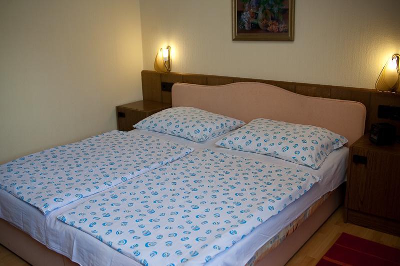 Holp Panzio Hotel Balatonföldvár Eksteriør billede