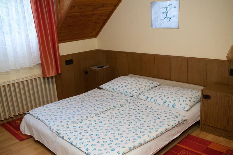 Holp Panzio Hotel Balatonföldvár Eksteriør billede
