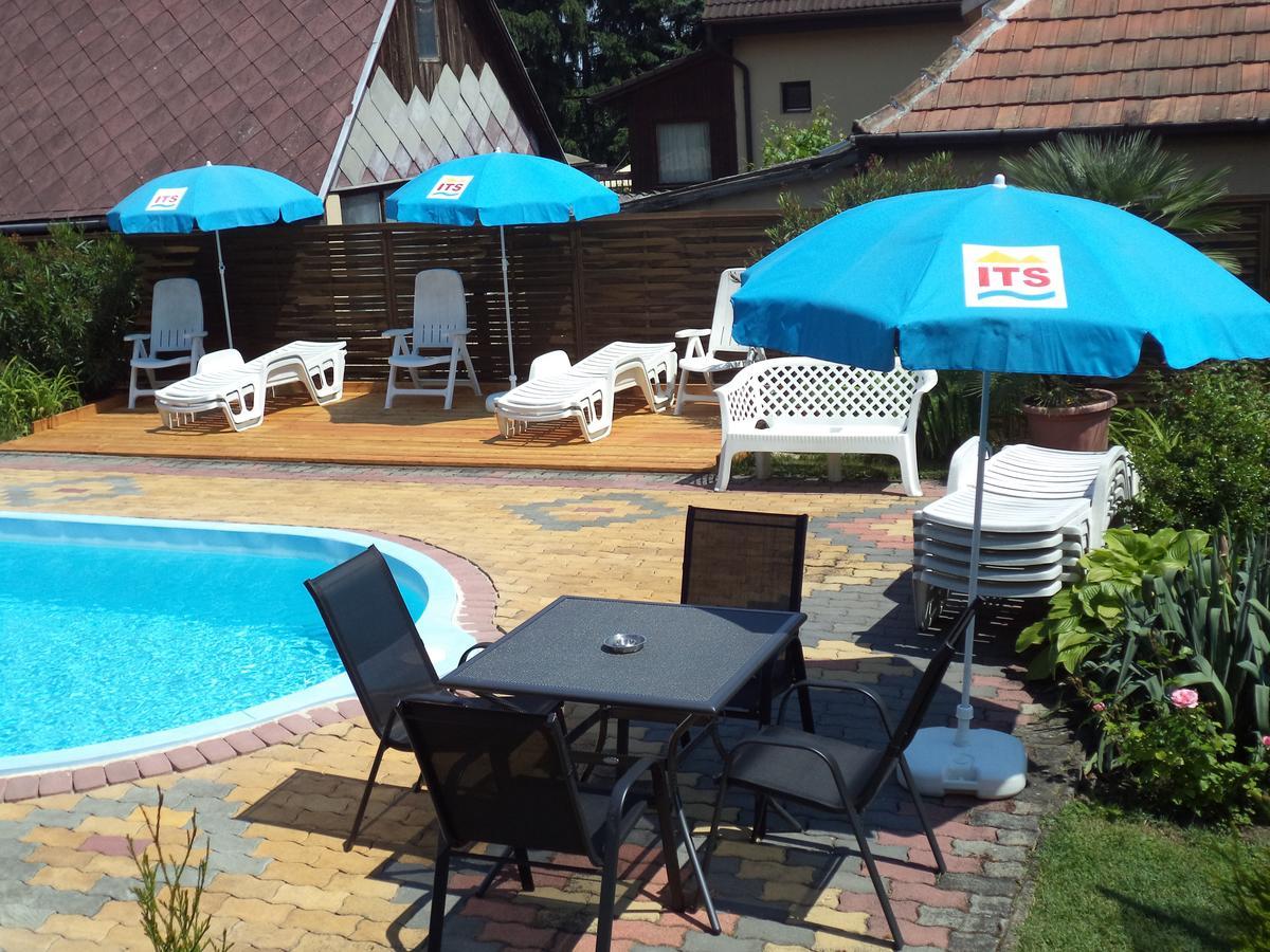 Holp Panzio Hotel Balatonföldvár Eksteriør billede
